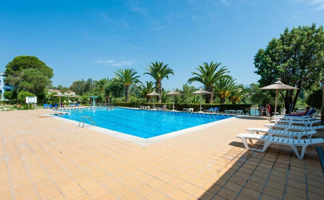 Govino Bay Luxury Beach Loft Apartment Danilia Exterior foto