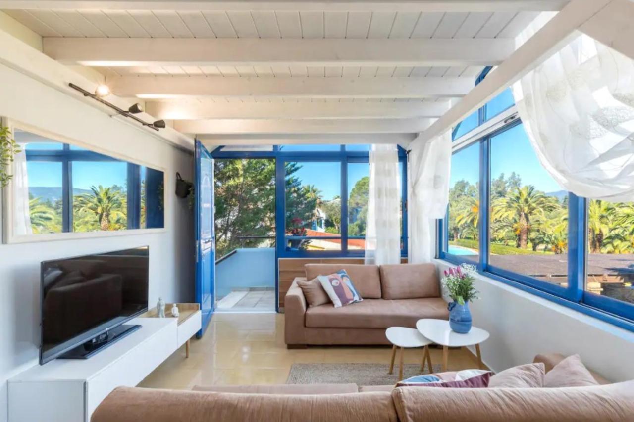 Govino Bay Luxury Beach Loft Apartment Danilia Exterior foto